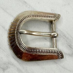 Vintage 1991 Silver Tone Western Engraved Border Scalloped Prong Belt Buckle ✨